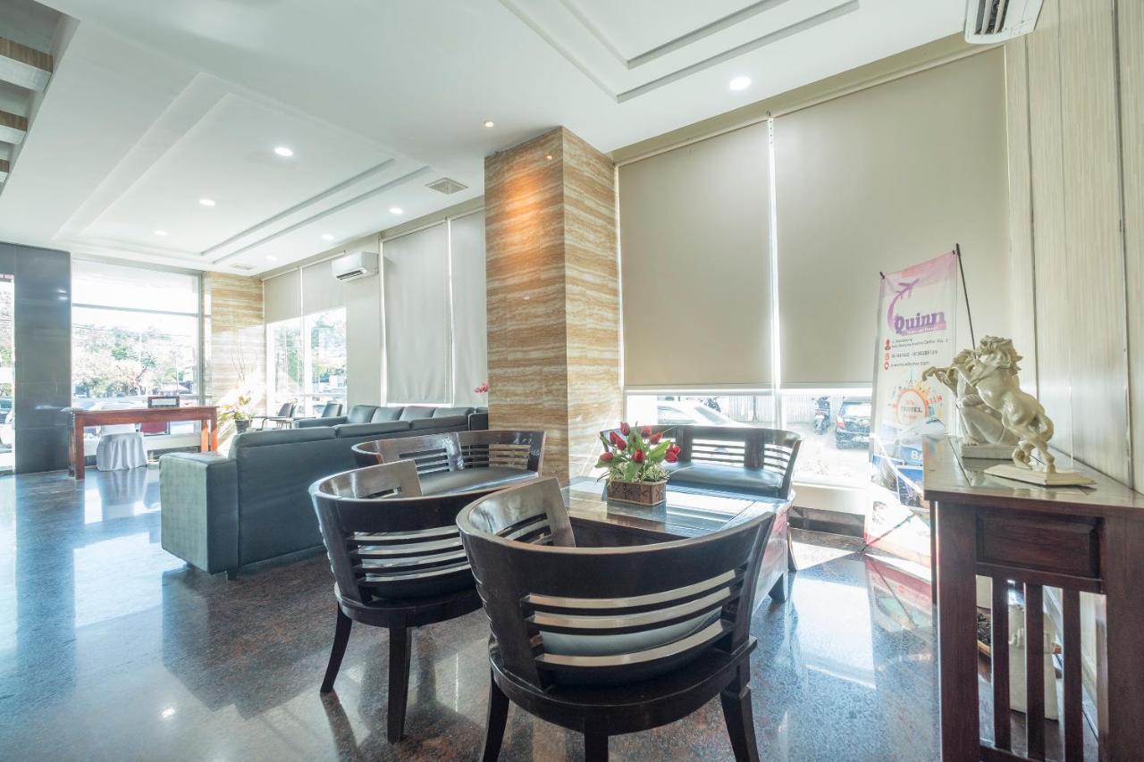 Oyo 1114 Hotel Denpasar Макасар Екстер'єр фото