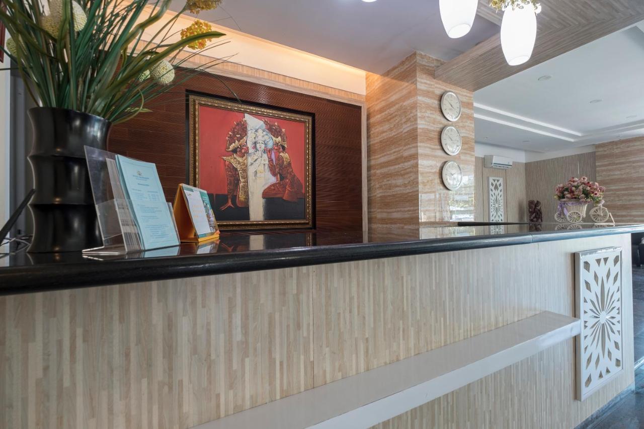 Oyo 1114 Hotel Denpasar Макасар Екстер'єр фото