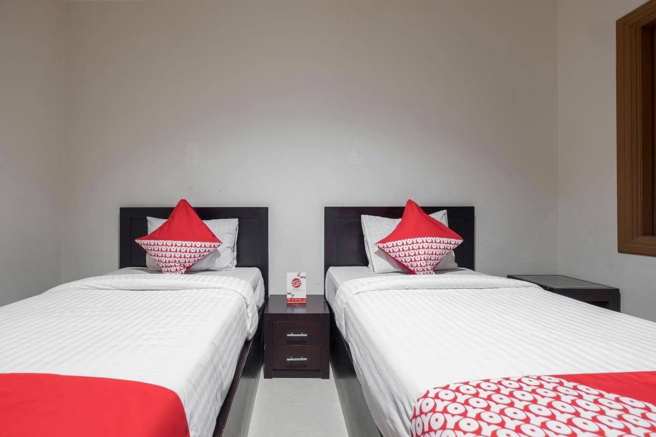 Oyo 1114 Hotel Denpasar Макасар Екстер'єр фото