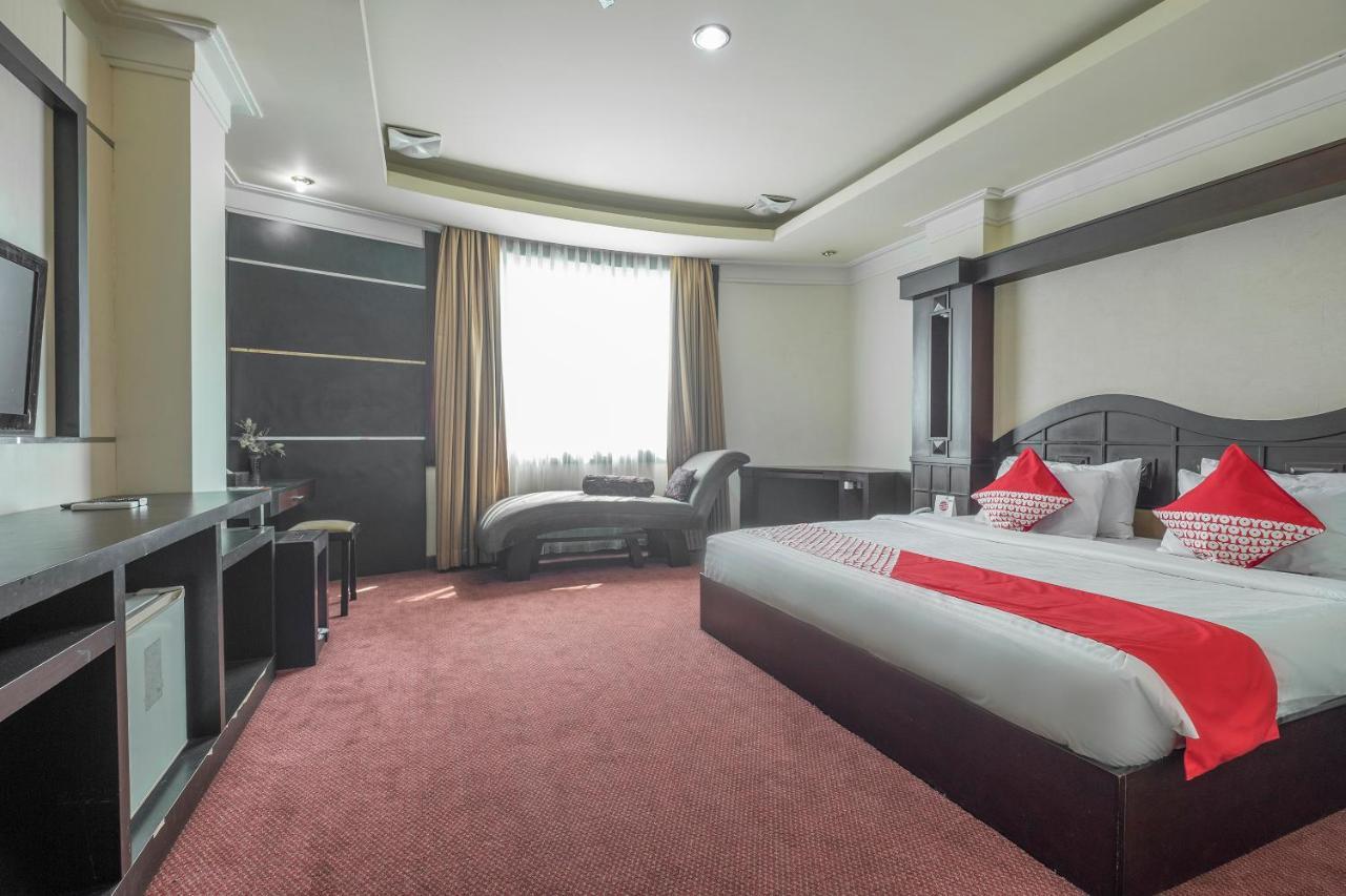 Oyo 1114 Hotel Denpasar Макасар Екстер'єр фото