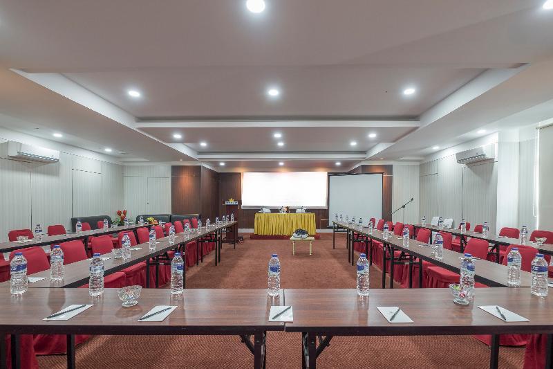 Oyo 1114 Hotel Denpasar Макасар Екстер'єр фото